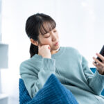 返信が遅いのは脈なし？ 不安なときに確認したい相手の心理とサイン
